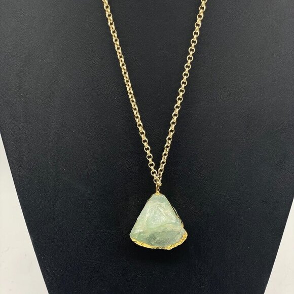 Light Green Jade Stone Pendant Round Link Chain Necklace Gold Tone 19 Inches - Picture 2 of 5
